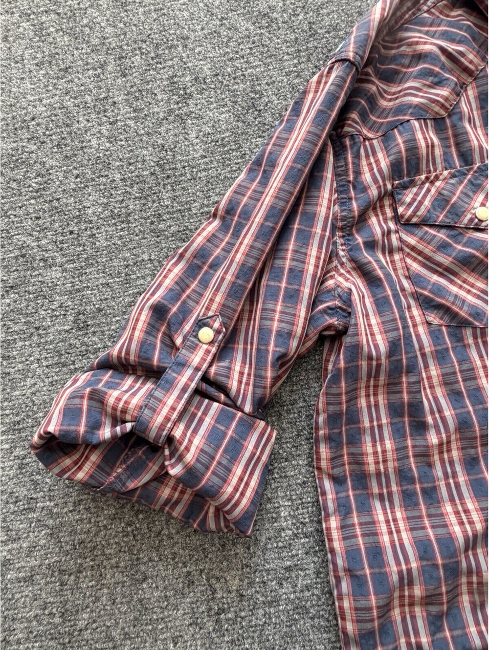 Men’s Wrangler Outdoor Pearl Snap Shirt Vented Size Large blue Red Plaid Utility - Picture 7 of 16